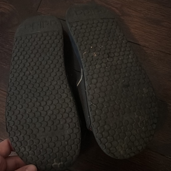 Adidas slides black with silver logo - Picture 4 of 7